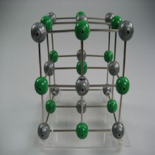 Модель кристаллической решетки хлористого натрия